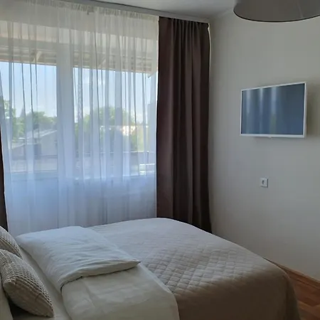 Square Side لييبايا